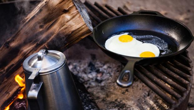 Fried eggs for your Cheesy Hash Browns with Corned Beef Mash