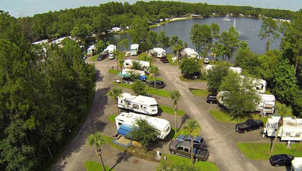 Flamingo Lake RV Resort