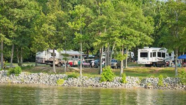 RVs at Elijah Clark State Park